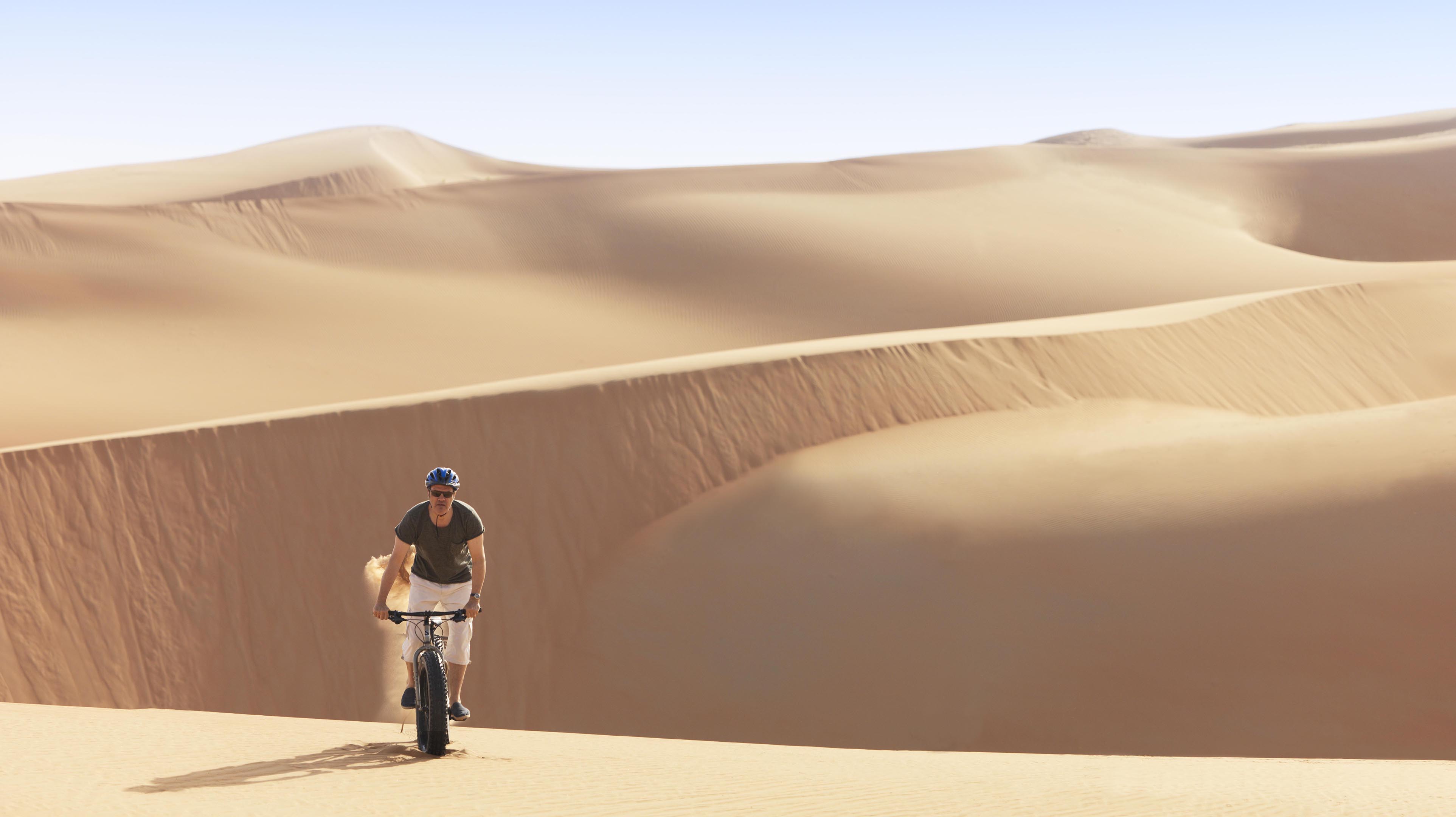Piaszczyste wydmy Qasr Al Sarab