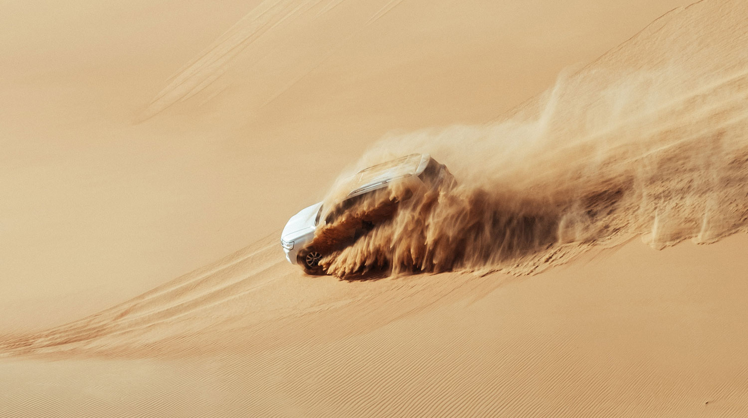 Un viaje por las dunas de Abu Dhabi que te dejará con la boca abierta