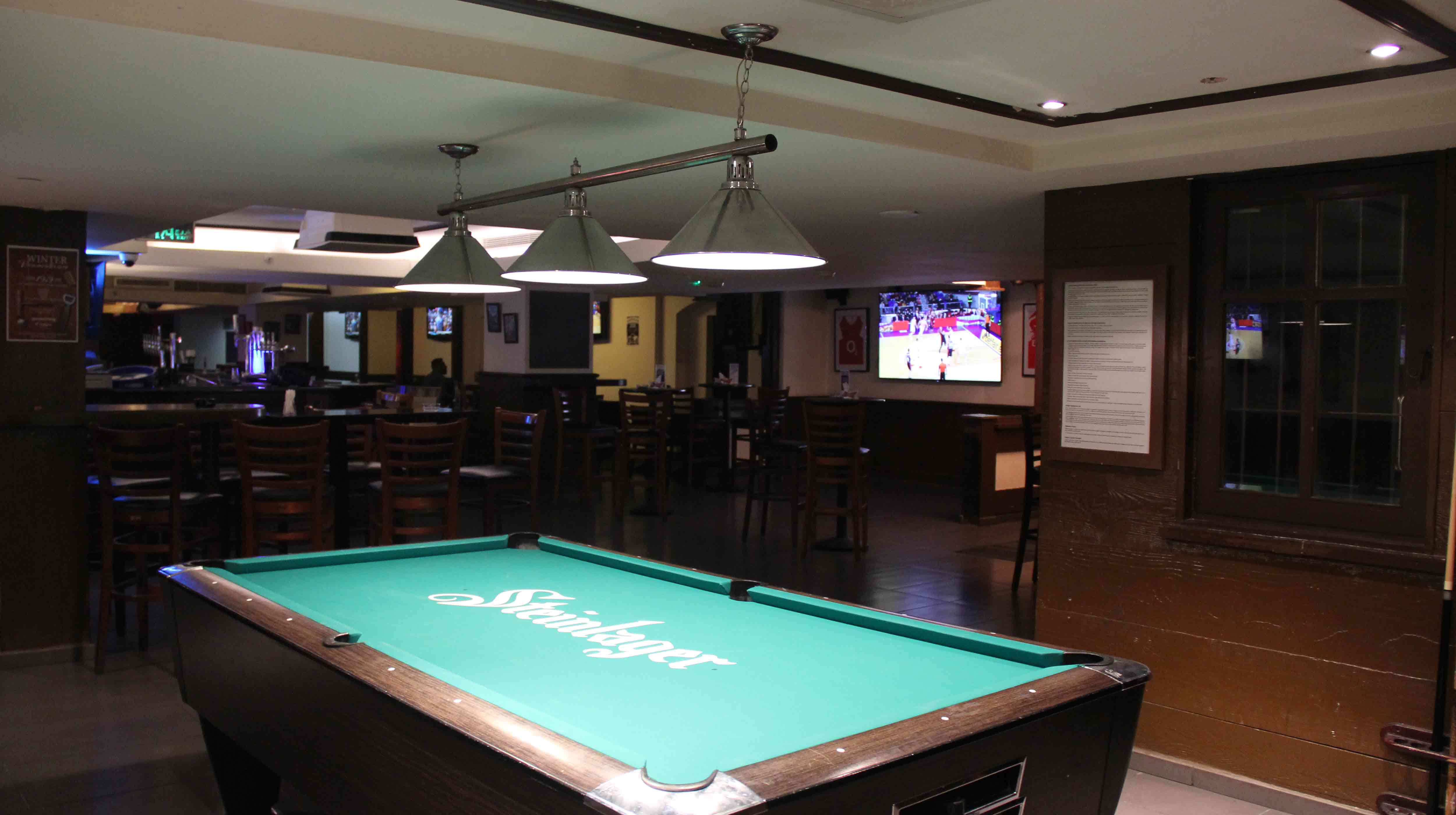 哈维斯特餐吧（Harvesters Pub）