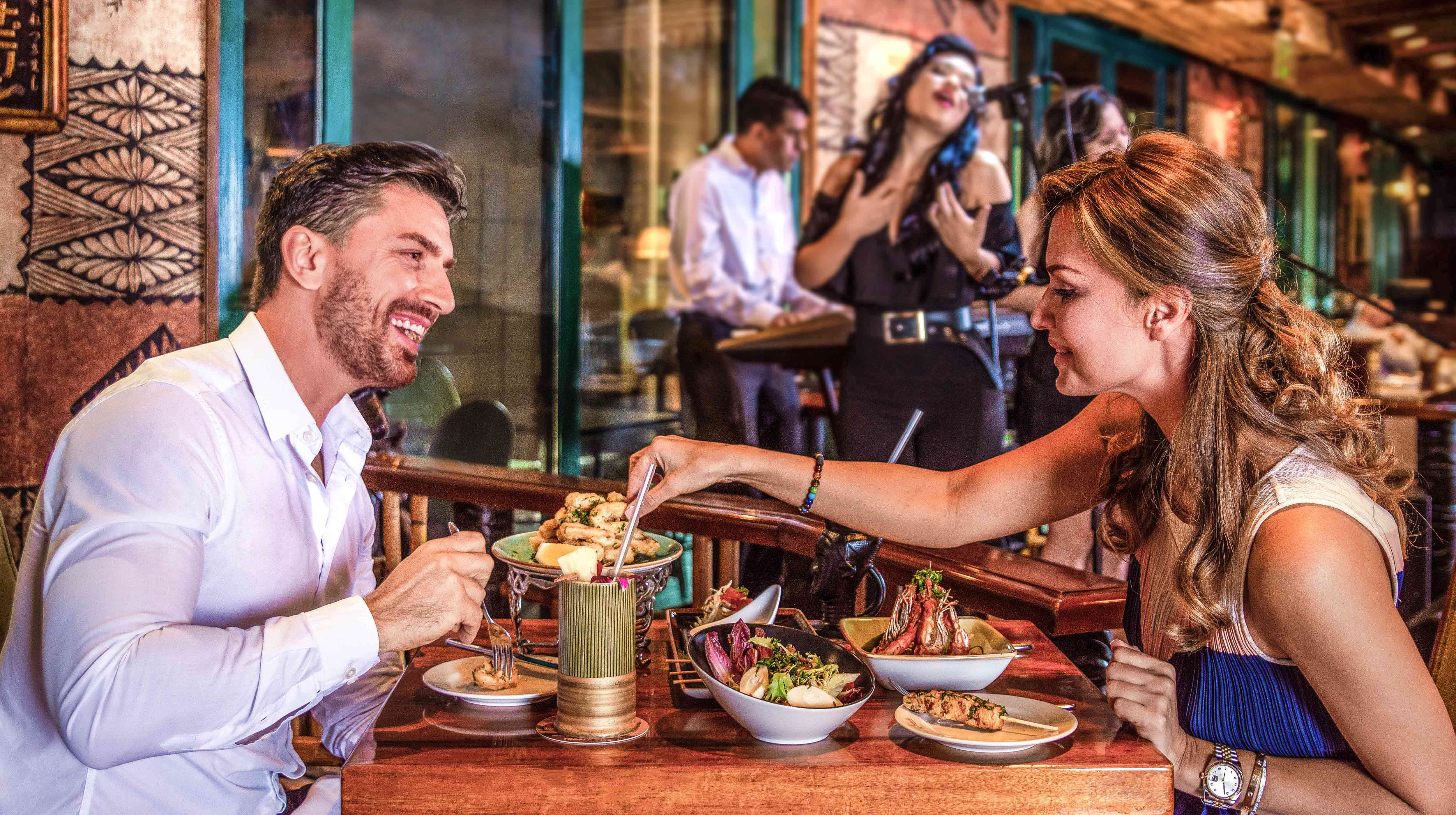 trader vics al ain rotana
