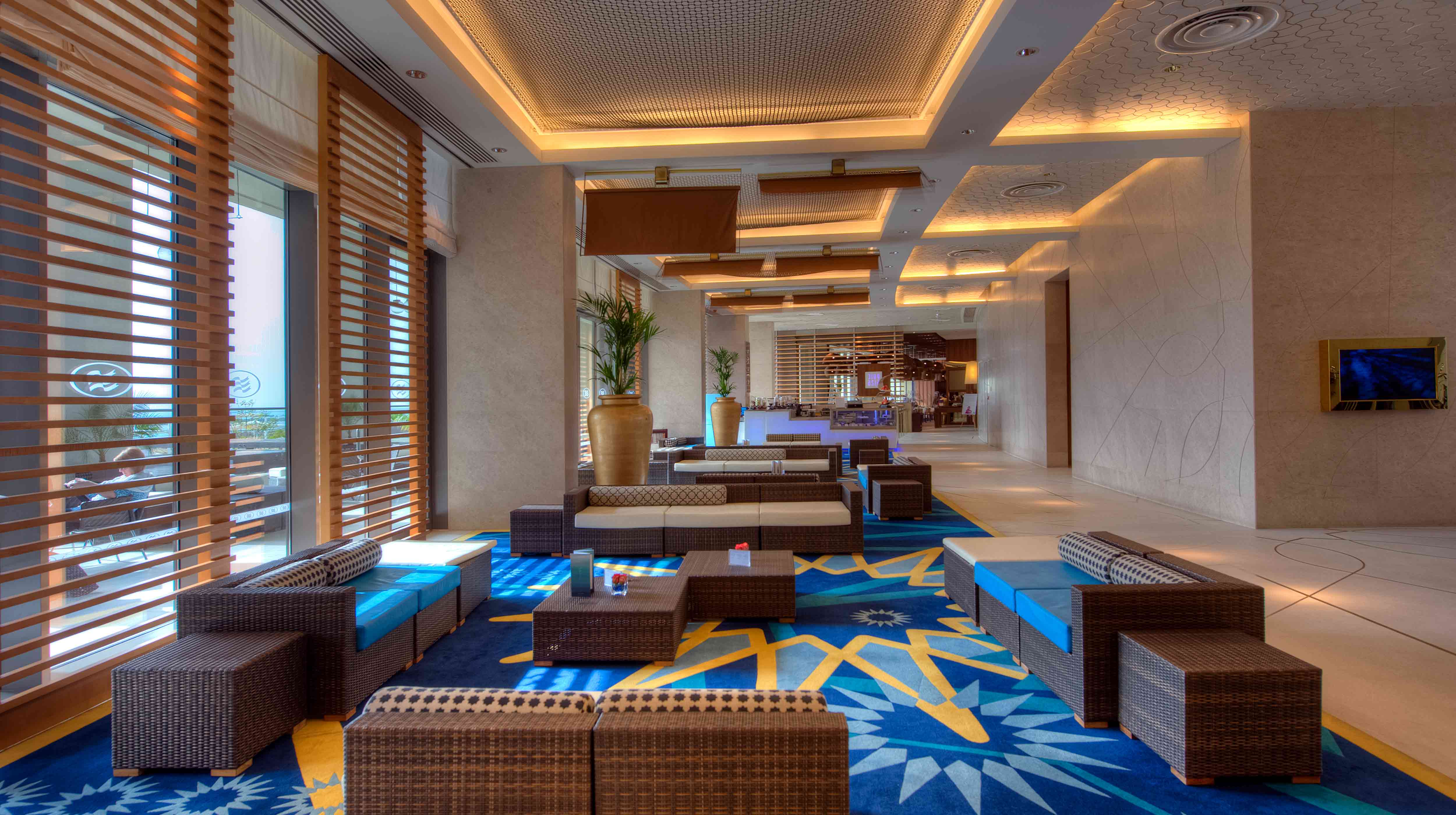 Views Lobby Lounge